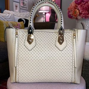 EUC Henri Bendel Blush A List Satchel ♥️